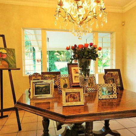 Vair'S Place Guest House In Sandton Paulshof - Apartment, Lux Suites & Spa Йоханесбург Екстериор снимка