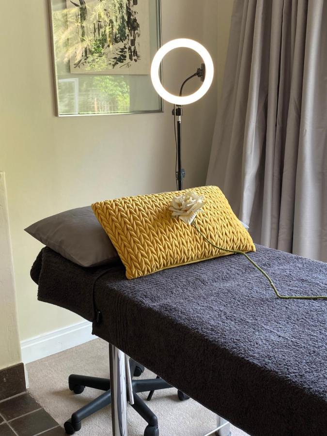 Vair'S Place Guest House In Sandton Paulshof - Apartment, Lux Suites & Spa Йоханесбург Екстериор снимка