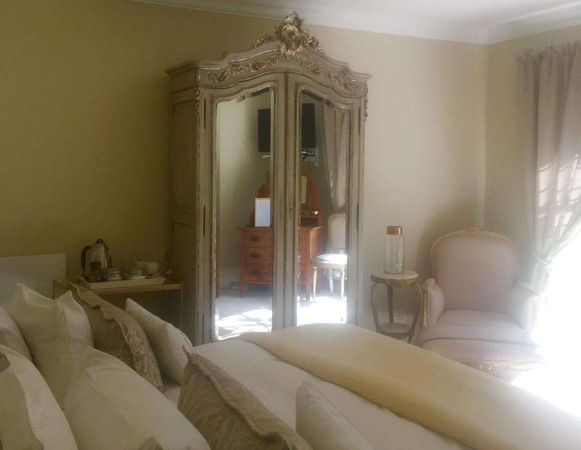 Vair'S Place Guest House In Sandton Paulshof - Apartment, Lux Suites & Spa Йоханесбург Екстериор снимка