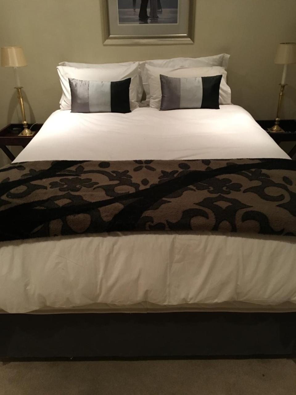 Vair'S Place Guest House In Sandton Paulshof - Apartment, Lux Suites & Spa Йоханесбург Екстериор снимка