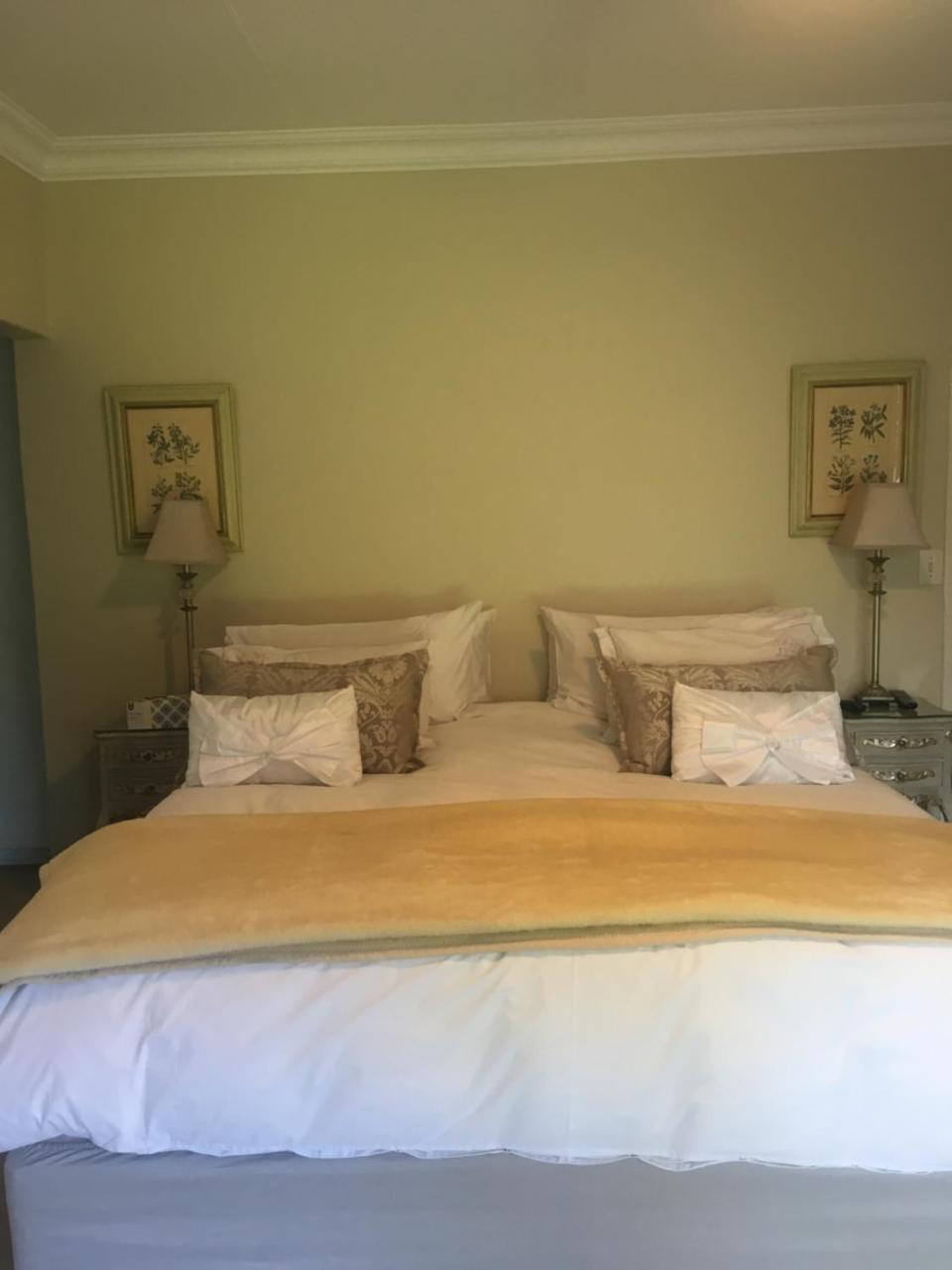 Vair'S Place Guest House In Sandton Paulshof - Apartment, Lux Suites & Spa Йоханесбург Екстериор снимка