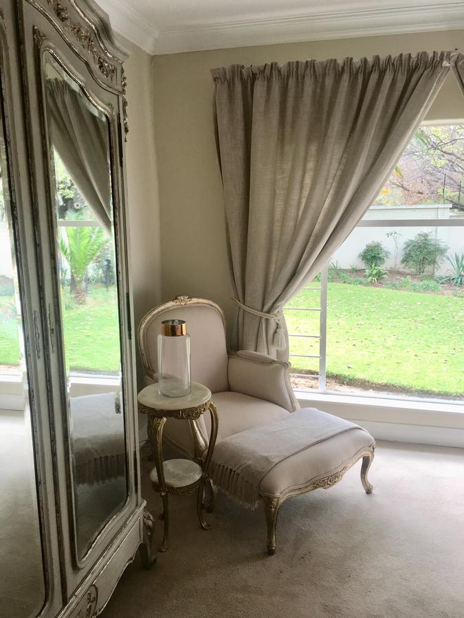 Vair'S Place Guest House In Sandton Paulshof - Apartment, Lux Suites & Spa Йоханесбург Екстериор снимка