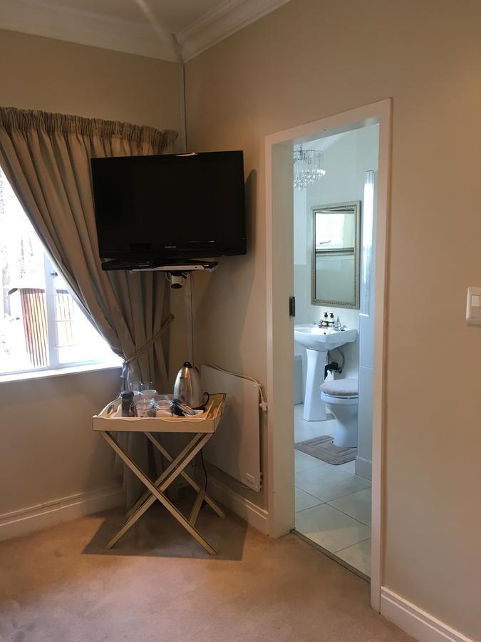 Vair'S Place Guest House In Sandton Paulshof - Apartment, Lux Suites & Spa Йоханесбург Екстериор снимка