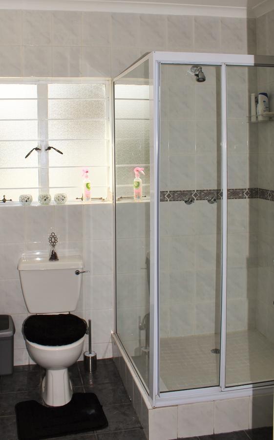 Vair'S Place Guest House In Sandton Paulshof - Apartment, Lux Suites & Spa Йоханесбург Екстериор снимка