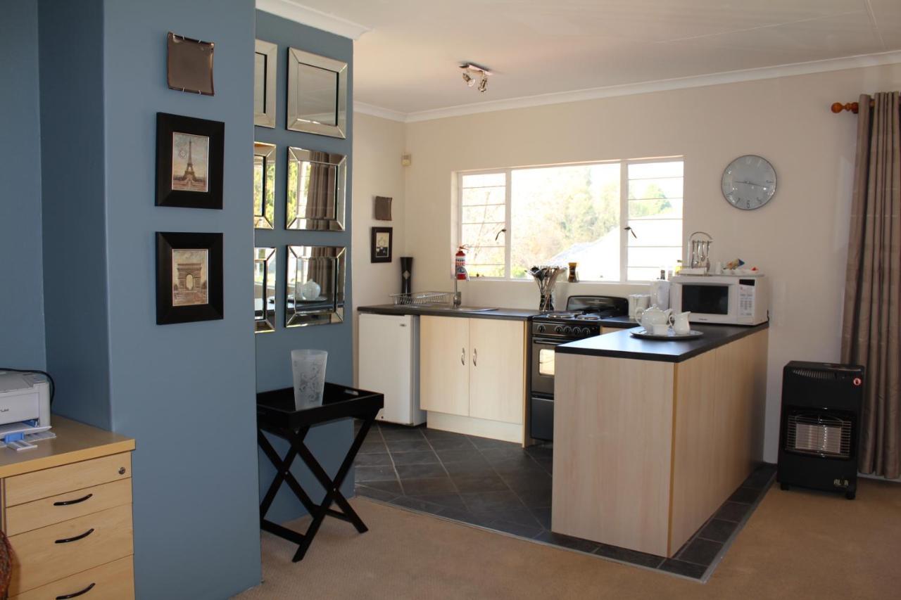 Vair'S Place Guest House In Sandton Paulshof - Apartment, Lux Suites & Spa Йоханесбург Екстериор снимка