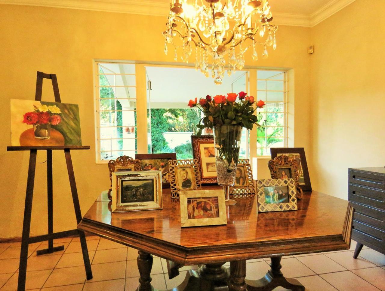 Vair'S Place Guest House In Sandton Paulshof - Apartment, Lux Suites & Spa Йоханесбург Екстериор снимка