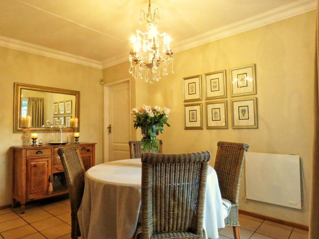 Vair'S Place Guest House In Sandton Paulshof - Apartment, Lux Suites & Spa Йоханесбург Екстериор снимка