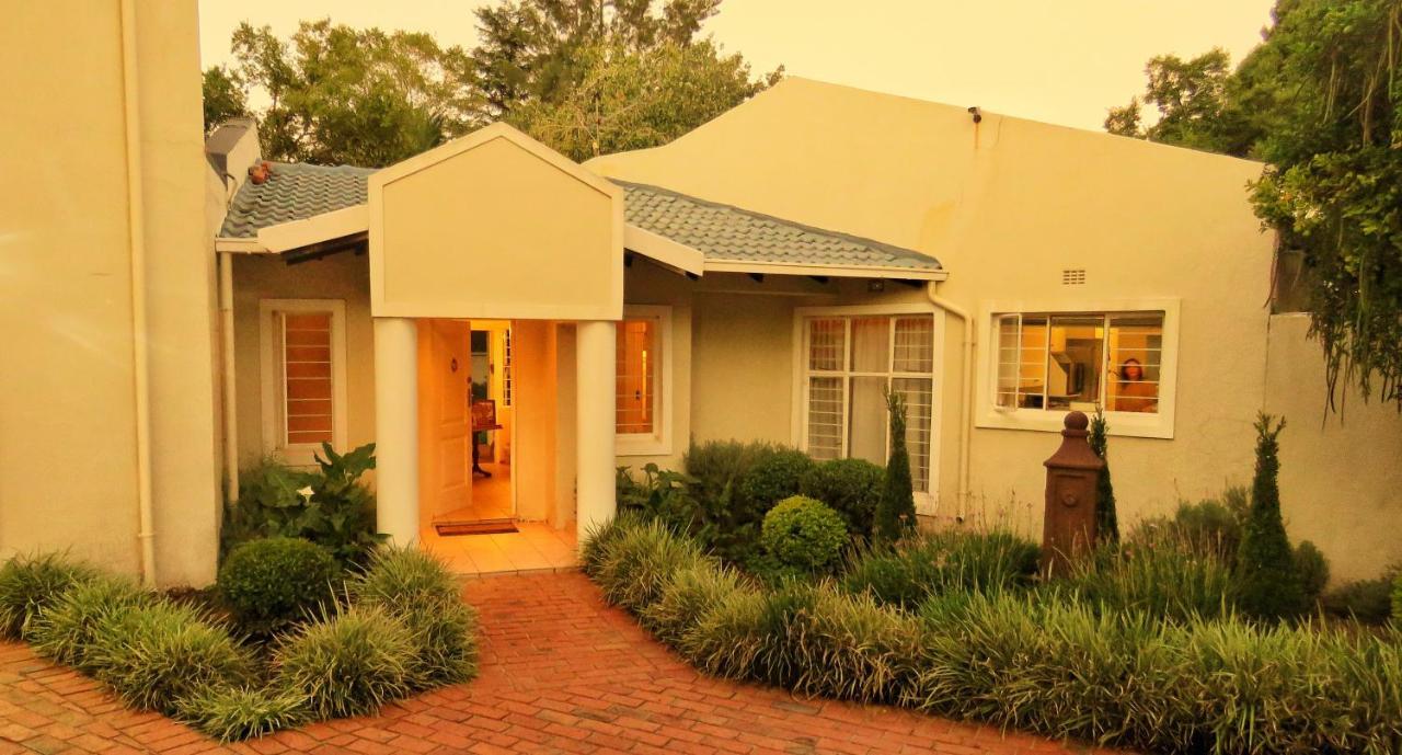 Vair'S Place Guest House In Sandton Paulshof - Apartment, Lux Suites & Spa Йоханесбург Екстериор снимка